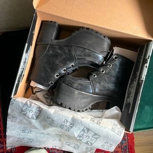 *Brand New* TUK Nosebleed Distressed Ankle Platform Boots